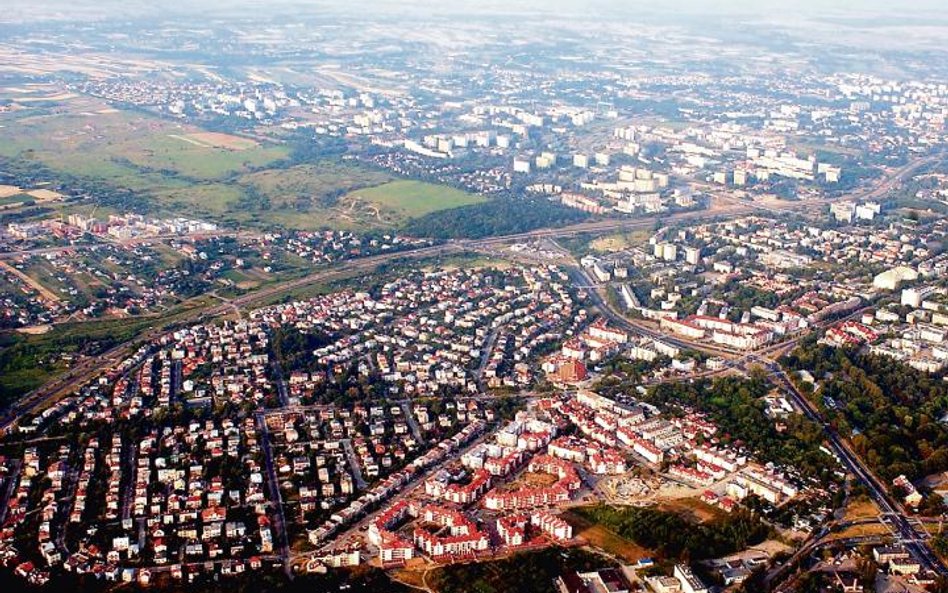 Inwestorzy kupują dwu-, trzypokojowe mieszkania blisko miasteczka akademickiego.