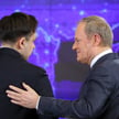 Premier Donald Tusk i minister finansów Andrzej Domański podczas wydarzenia „Polska. Rok przełomu”