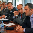 Jakub Szulc, wiceminister zdrowia (na pierwszym planie), przyznał, że ministerstwo nie myśli obecnie
