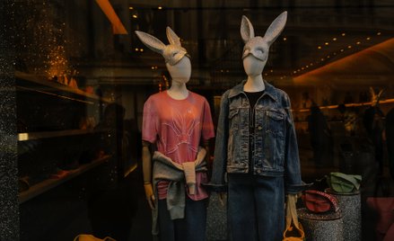 Witryna butiku marki Loewe, która w najnowszej edycji raportu Lyst utraciła pierwsze miejsce.