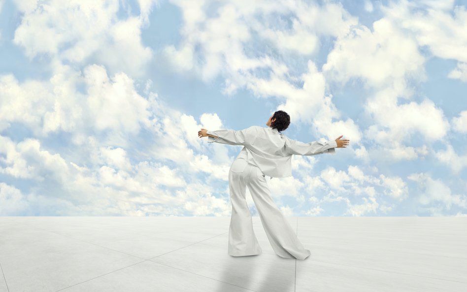 „Cloud Dancer wycisza umysł, zachęca do prawdziwej relaksacji i skupienia” – piszą eksperci Pantone'