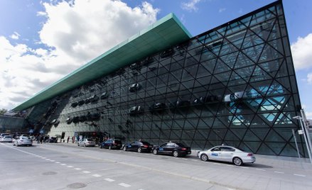 Kraków Airport: Marzec na dużym minusie