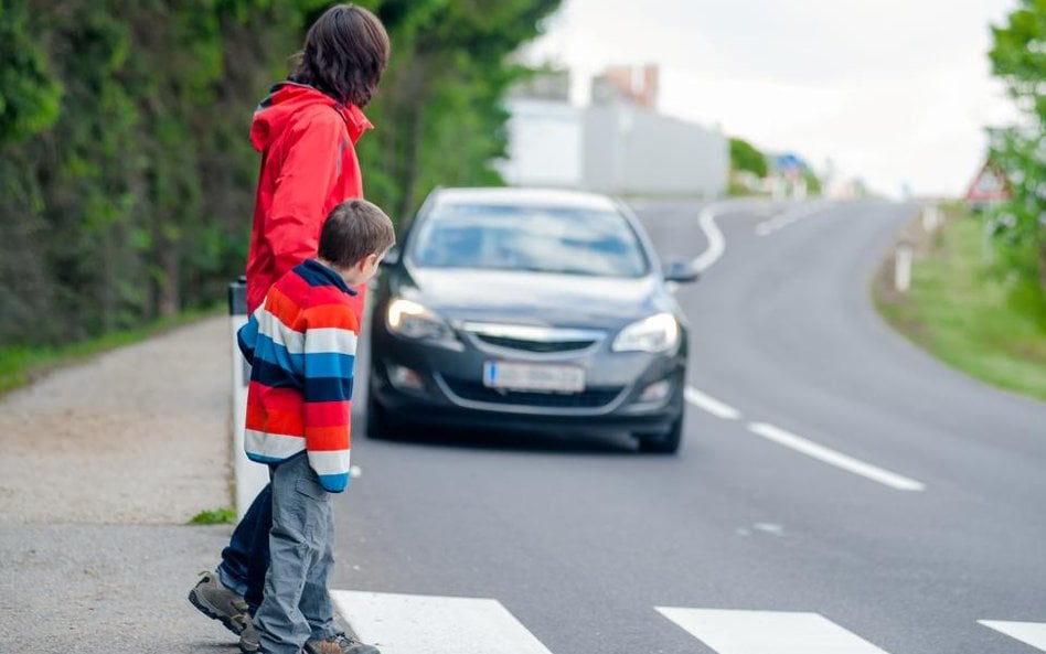 RPO: pieszy wchodzący na przejście z pierwszeństwem przed pojazdem