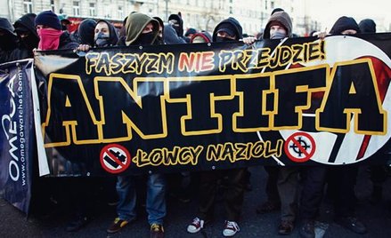 Członkowie Antify regularnie zakłócają imprezy organizowane m.in. przez skrajną prawicę. Na zdj. gru