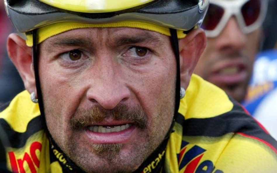 Marco Pantani został znaleziony martwy 14 lutego 2004 w hotelowym pokoju w Rimini. Miał 34 lata.