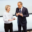 Ursula von der Leyen (z lewej) aprobuje wszystko, co forsuje Donald Tusk (z prawej), byle oddalić sz