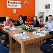 Uczestnicy debaty „Rzeczpospolitej” w pracowni multimedialnej przy filii Biblioteki Publicznej w Ryc