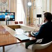 Prezydent Emmanuel Macron podczas wideoszczytu G7 i debaty na temat Rosji