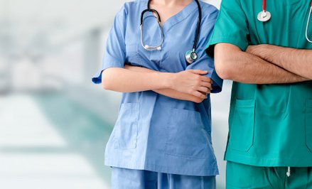 Setki lekarzy z Ukrainy bez prawa pracy w Polsce. Szpitale biją na alarm