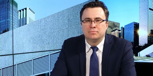 i JAKUBA BOROWSKIEGO, głównego ekonomisty Credit Agricole Bank Polska.