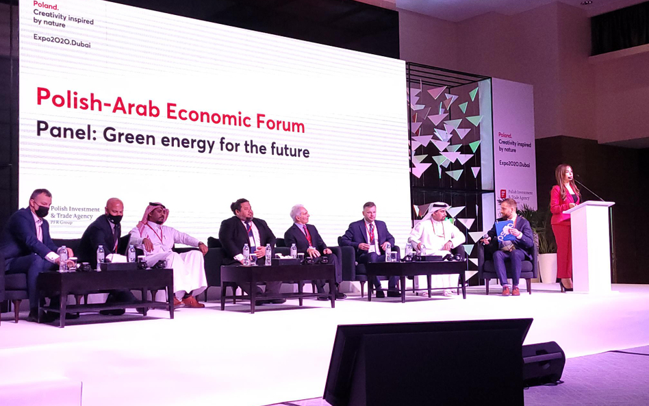 Panel „Zielona energia przyszłości” na Polsko-Arabskim Forum Gospodarczym w Dubaju.