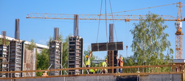 Fiskus przypomniał, że dla budynków niemieszkalnych roczna stawka amortyzacyjna wynosi 2,5 proc., w 