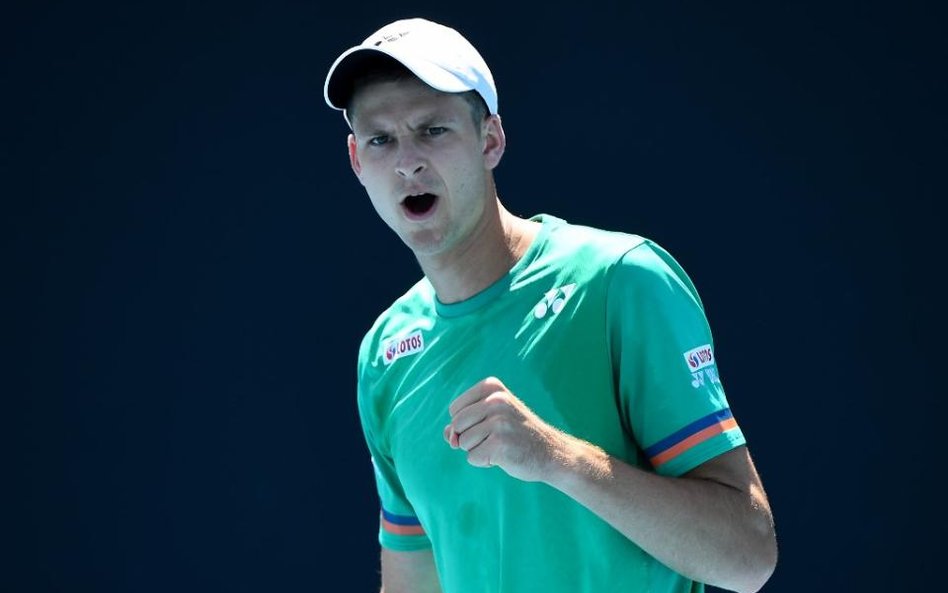 Turniej w Melbourne: Hubert Hurkacz gra dalej