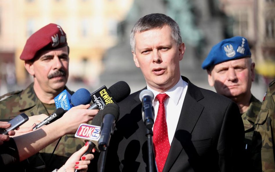 Siemoniak: Nie ma potrzeby radykalnych zmian w wojsku