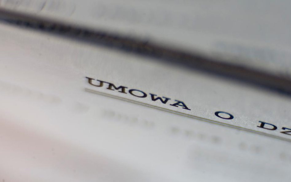 ZUS poluje na składki od umów o dzieło