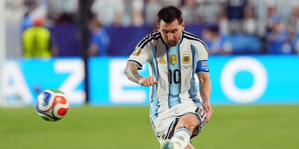 Lionel Messi śrubuje rekord występów na mistrzostwach świata. Goni go Cristiano Ronaldo