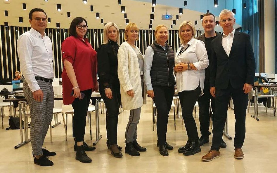 Od lewej: Norbert Adamski, Aleksandra Kaźmierowska, Anna Michalec, Katarzyna Wołoszyn, Danuta Cyrska