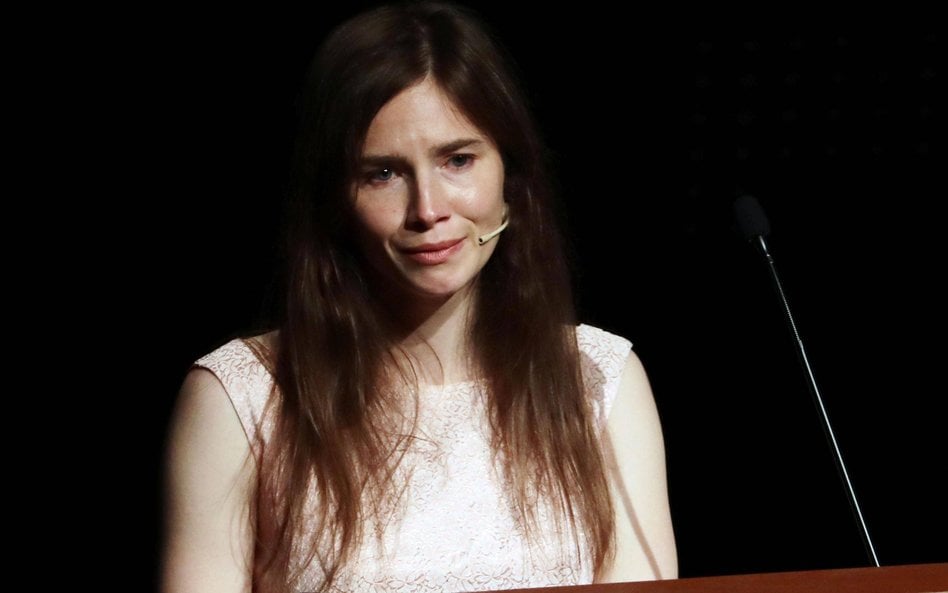 Amanda Knox podczas konferencji prasowej. Amerykanka została uniewinniona od zarzutu zabójstwa swoje