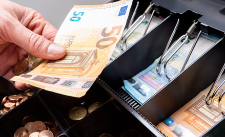 Przestępcy płacili doskonale podrobionymi banknotami euro