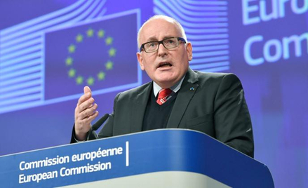 Frans Timmermans, podkreślał podczas konferencji prasowej, że decyzja o uruchomieniu art. 7 nie była