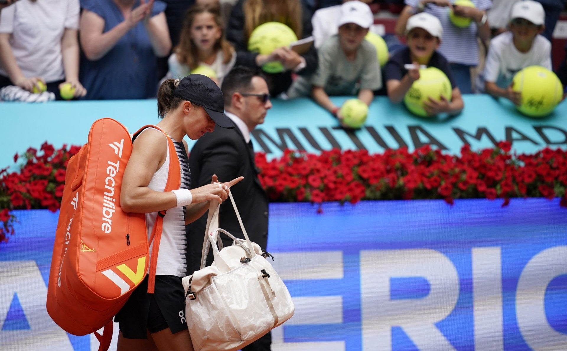 Iga Świątek nie dokończyła meczu. W Madrycie już bez Polaków