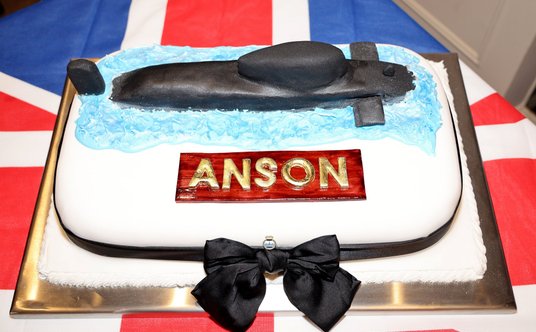 Tort specjalnie przygotowany na przyjęcie towarzyszące uroczystości wcielenia Ansona.