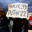 Protest w Krakowie po inwazji Rosji na Ukrainę
