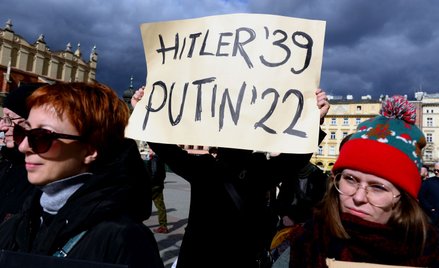 Protest w Krakowie po inwazji Rosji na Ukrainę