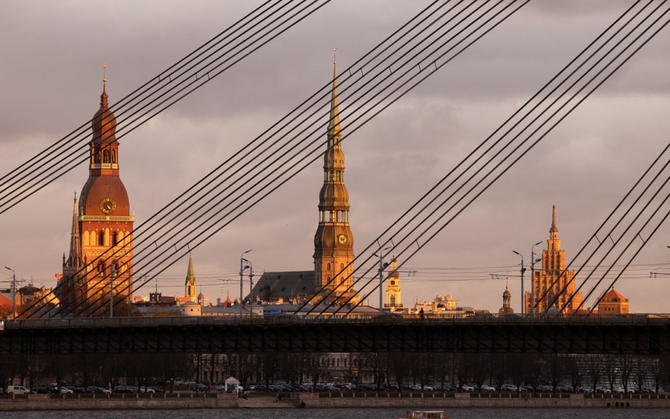 Łotwa deportuje rosyjskich emerytów. Muszą wrócić tam, skąd uciekli