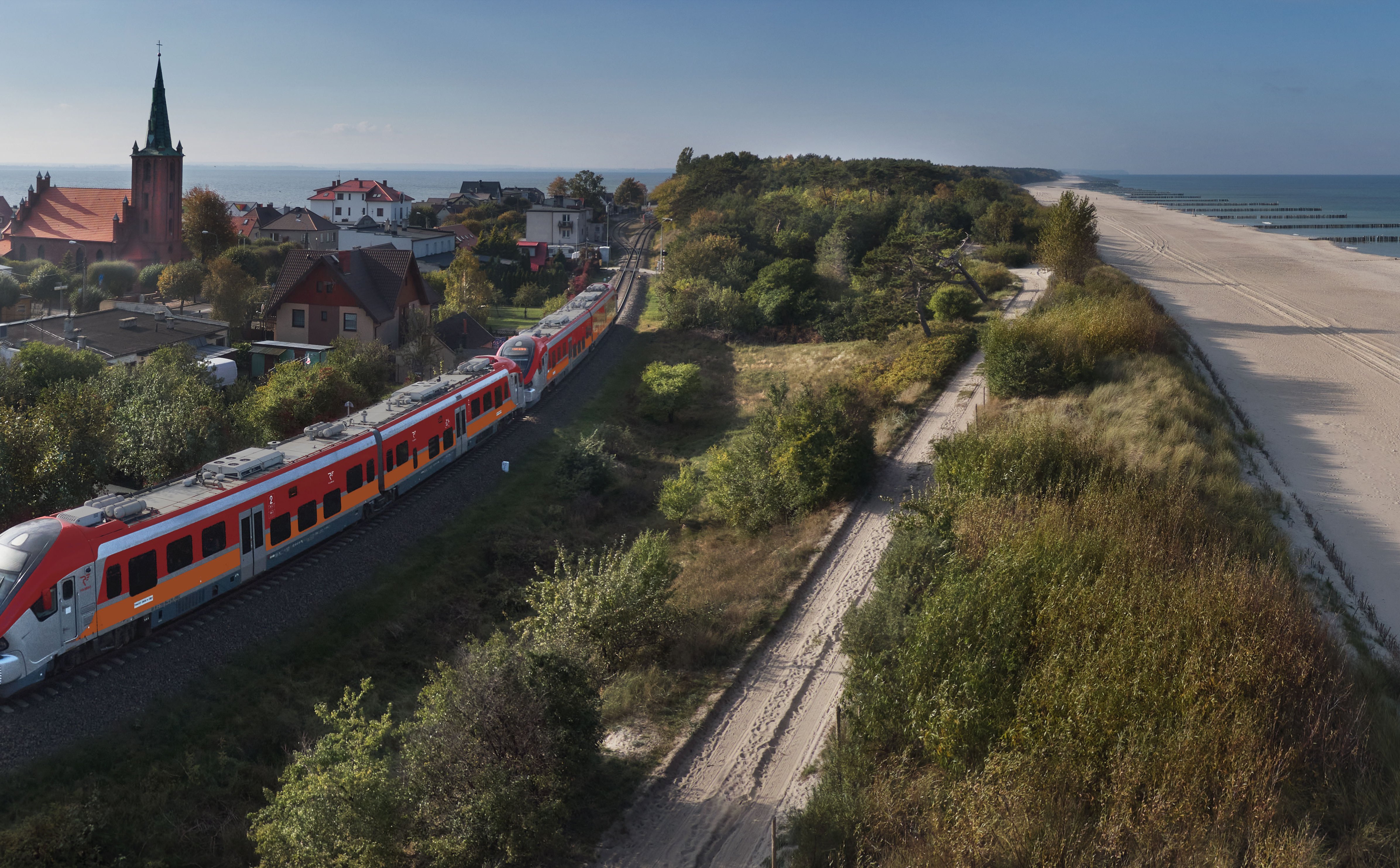 Na kolejach ruch rośnie, na drogach stabilnie