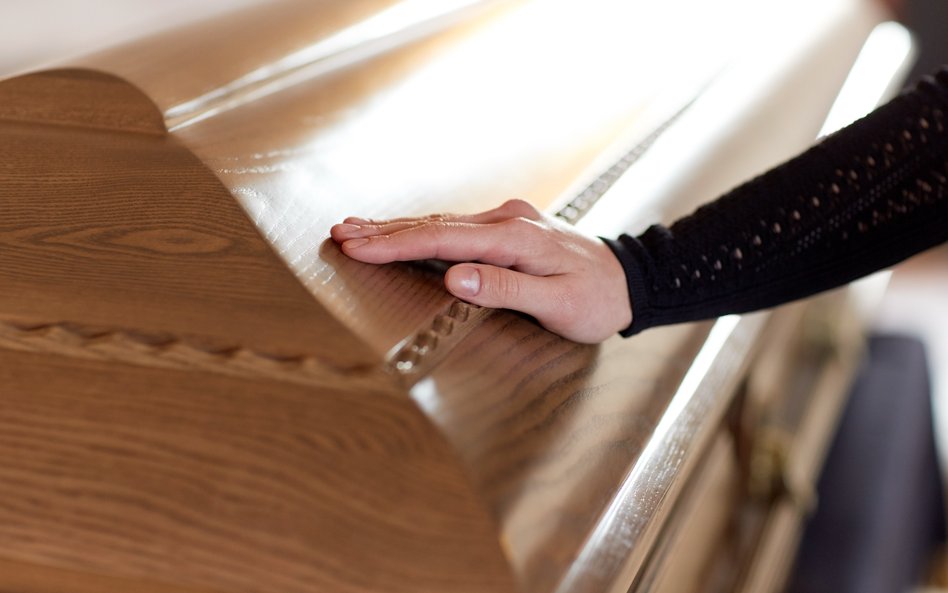 W Warszawie na sekcję zwłok trzeba czekać nawet ponad miesiąc