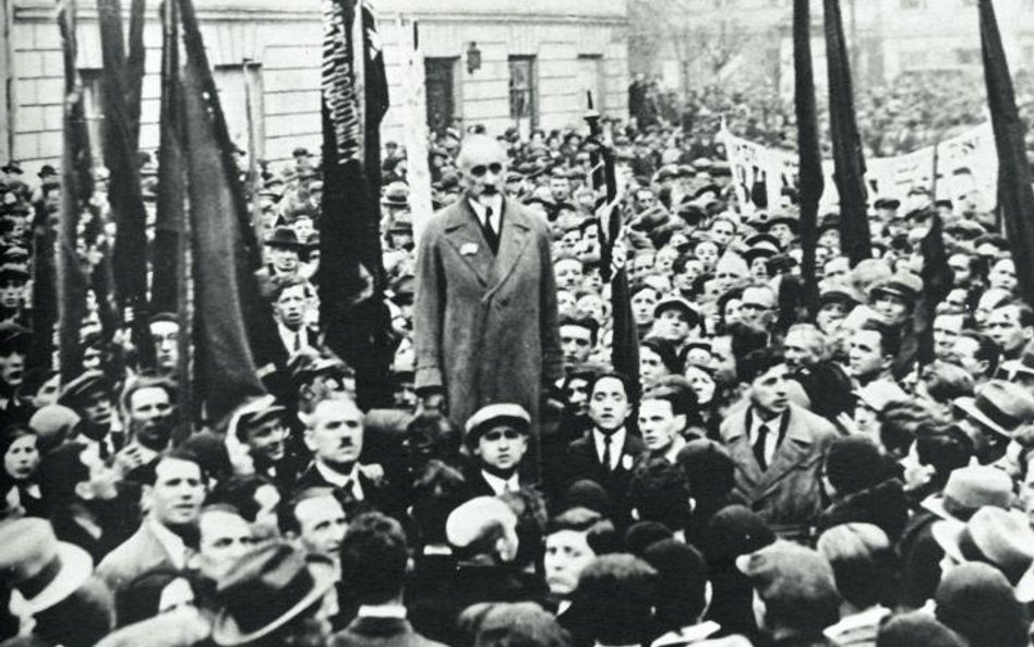 Henryk Erlich, właściwie Wolf Hersz Ehrlich (1882 – 1942), dziennikarz, adwokat jeden z przywódców B