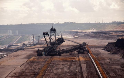 Wydobycie węgla z kopalń odkrywkowych jest dużo tańsze niż z głębinowych.