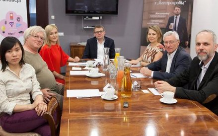 Przenoszenie kompetencyjnych wzorców epoki sprzed rewolucji cyfrowej nie ma dziś sensu, zgodzili się