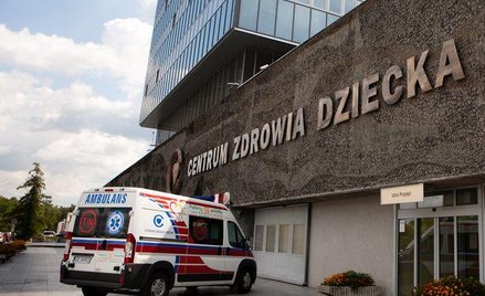 Gdyby minister zdrowia nie zrezygnował z pomysłu utrzymywania karetek przy szpitalach, mogłoby je to