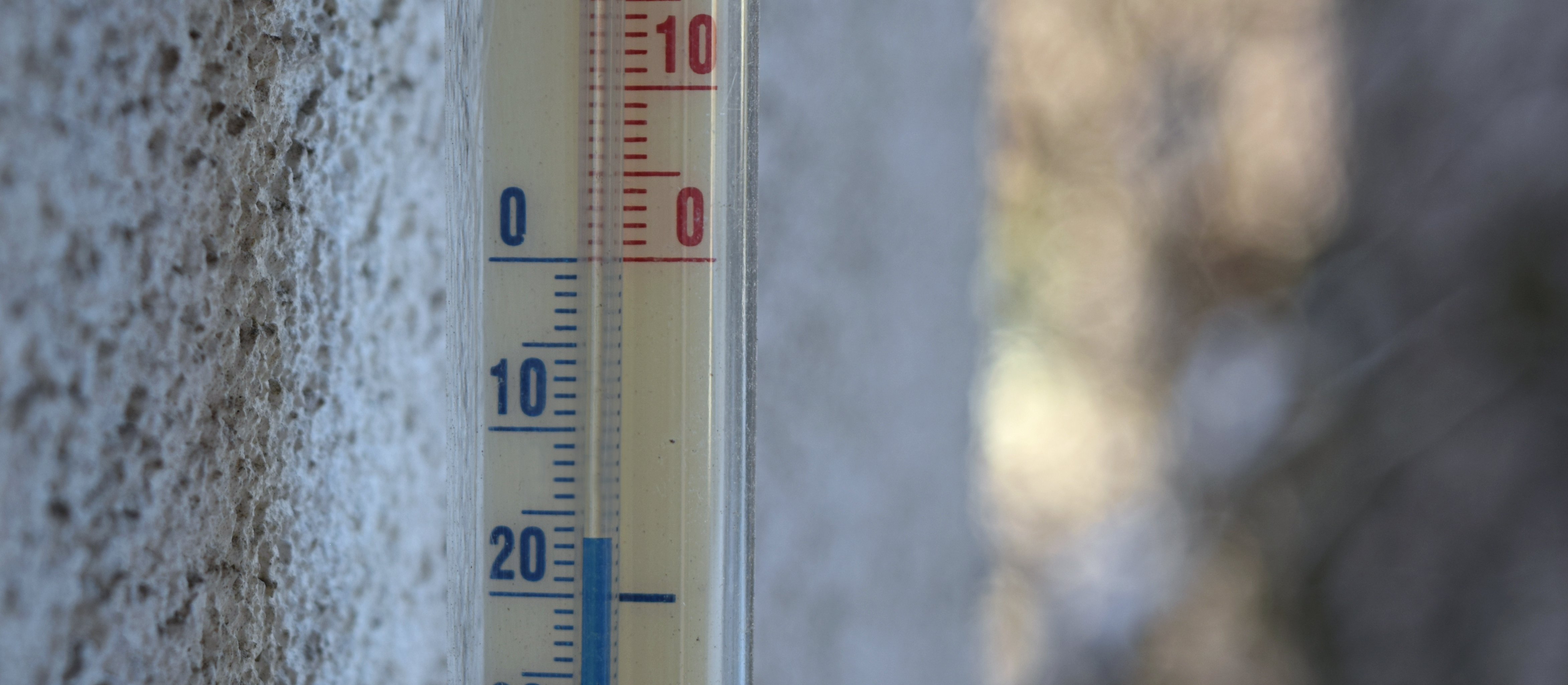 Ostrzeżenia IMGW przed mrozem i śniegiem. Meteorolodzy wskazali datę „drugiego uderzenia”