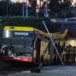 Autobus, który uległ wypadkowi w Warszawie, zatrzymał się w przejściu podziemnym