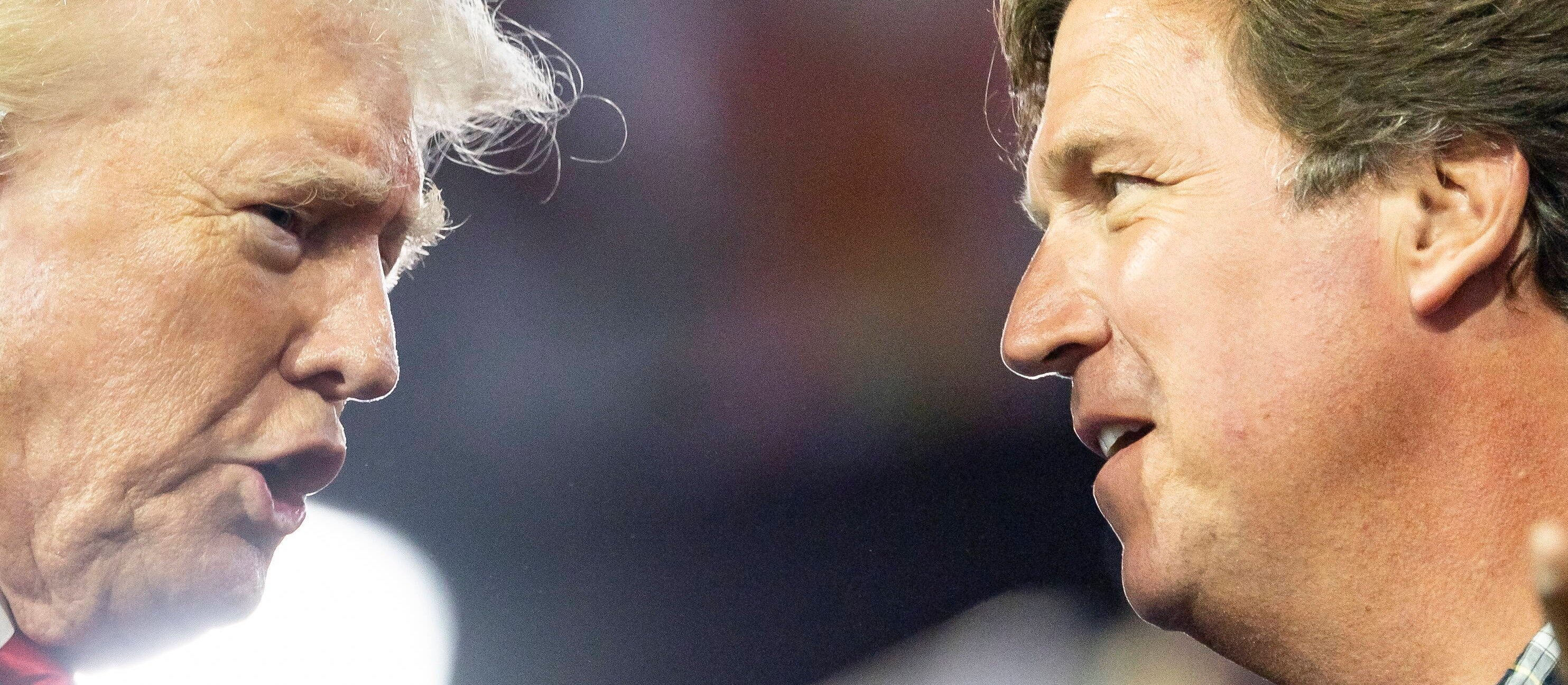 Kolejne uderzenie Donalda Trumpa w MAGA. Znów dostało się m.in. Tuckerowi Carlsonowi