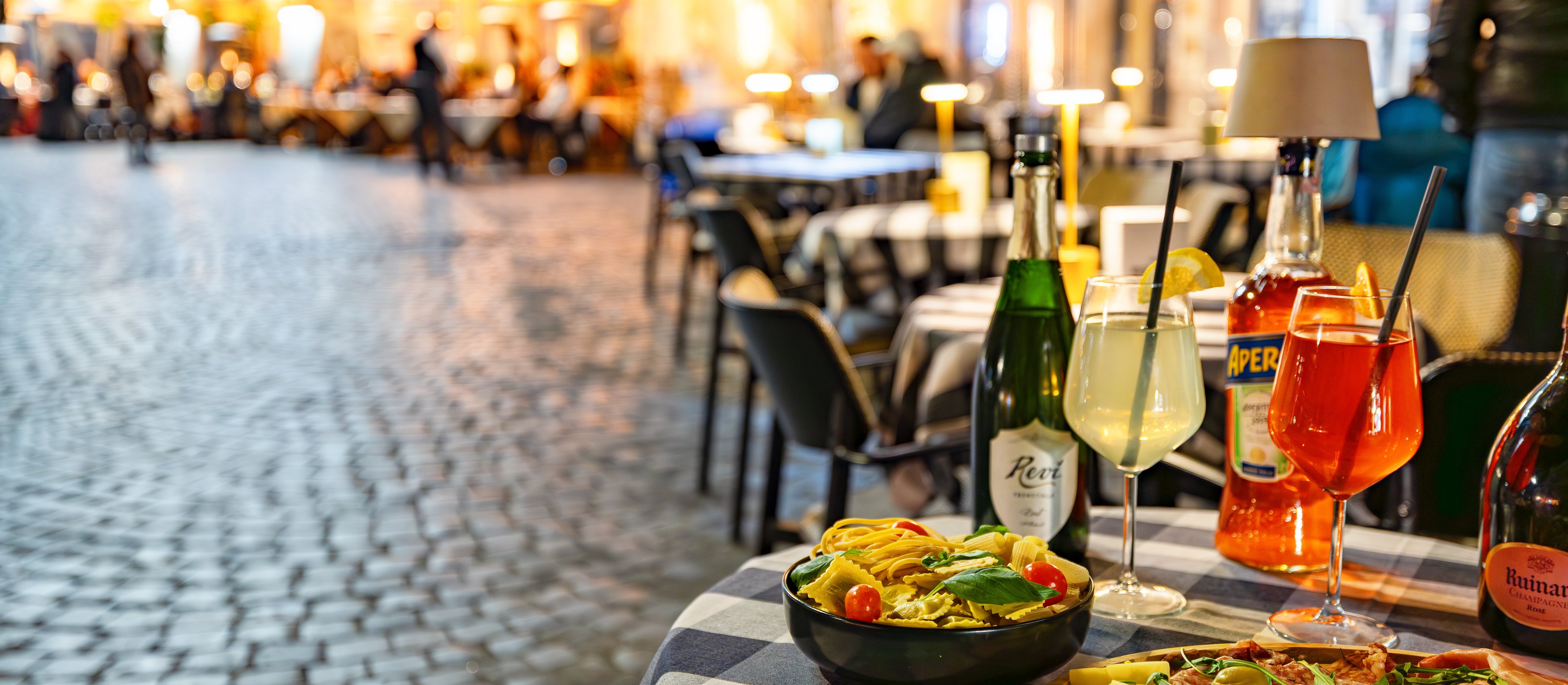 Restauracje we Włoszech mają nowy sposób na turystów. Tak działa efekt "nonny”