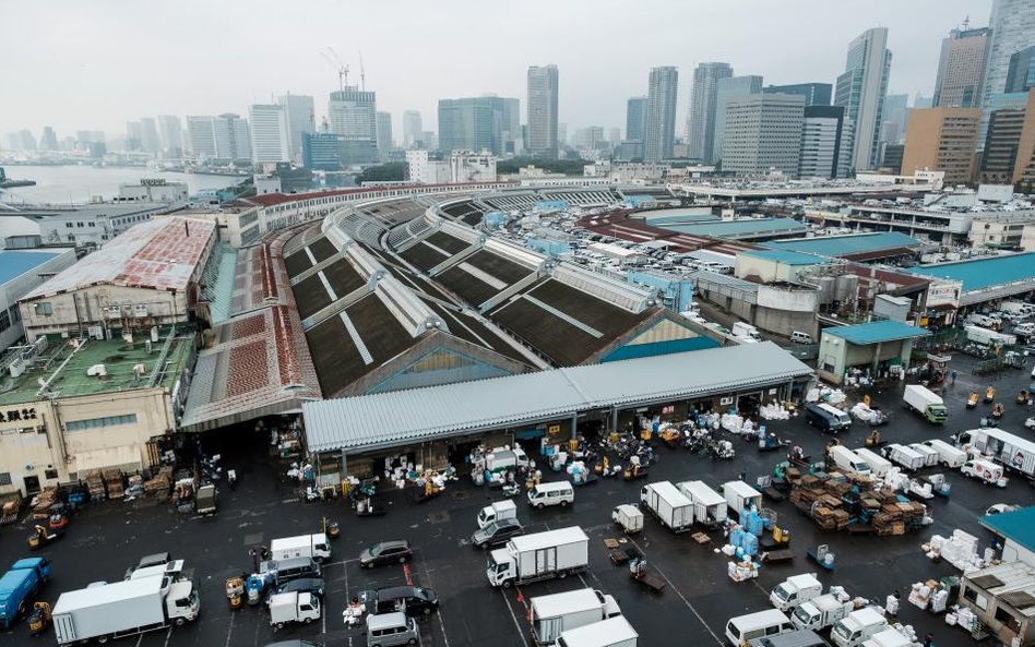 Legandarny targ rybny Tsukiji w Tokio
