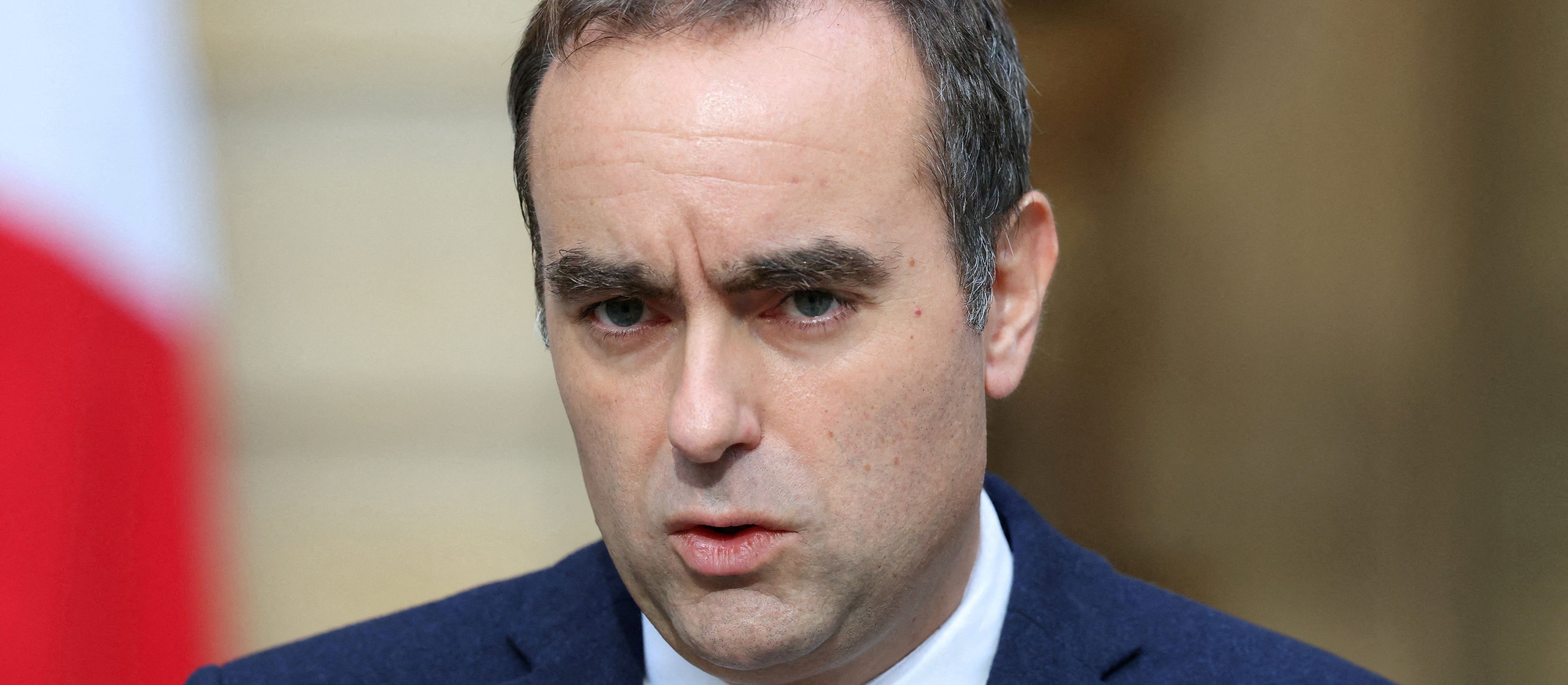 Premier Francji podał się do dymisji. Nie przetrwał miesiąca