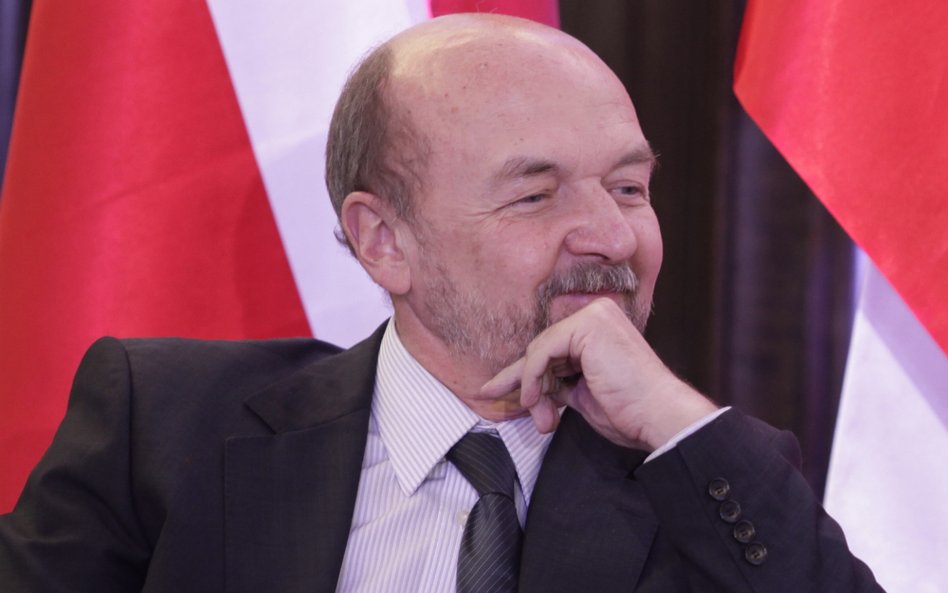 Ryszard Legutko: Tusk znalazł się w pułapce przyjaźni z Merkel