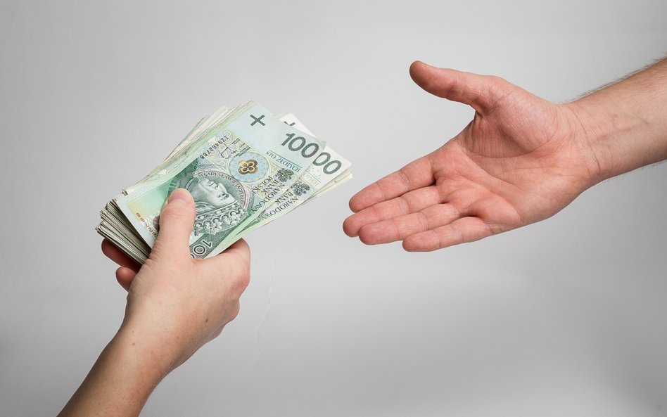 Afera wokół pieniędzy dla powodzian. Radni KO żądają kolejnych dymisji