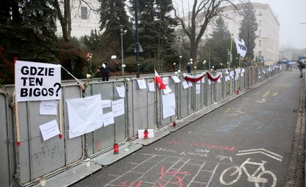 Barierki znikają sprzed Sejmu