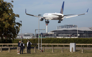 Koronawirus: United Airlines wysyła pilotów na miesięczny urlop