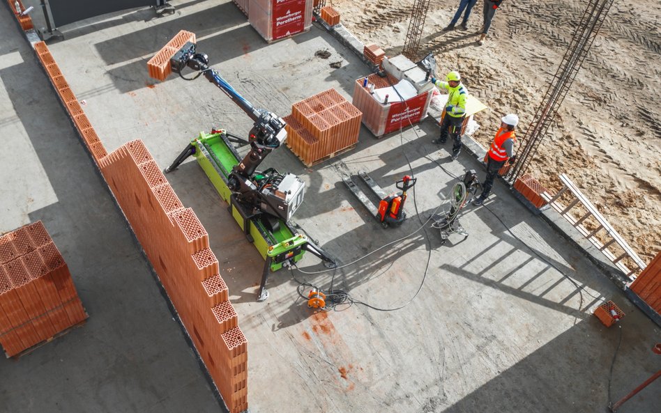 Robot murarski WALLTER jest z powodzeniem stosowany m.in. w Czechach i Wielkiej Brytanii
