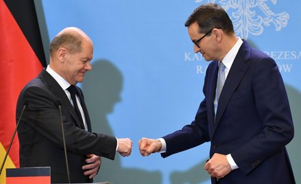 Kanclerz Niemiec Olaf Scholz i premier RP Mateusz Morawiecki