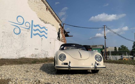 Kremowe, klasyczne Porsche 356 Speedster