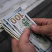 Osłabienie USD przed wystąpieniem szefa Fed w Kongresie