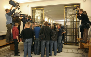 Prawnicy: Sejm ma prawo zadbać o dress code dziennikarzy